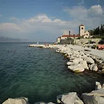 Penzion Lucija 2 Min Walk To The Arbanija