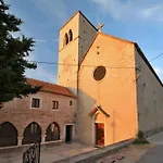 Lucija 2 Min Walk To The
