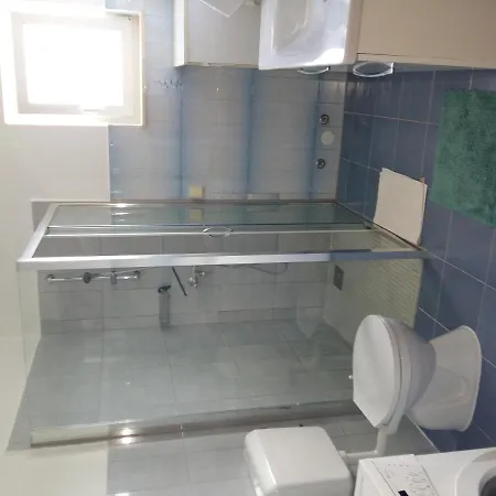 بيت ضيافة Lucija 2 Min Walk To The 3*